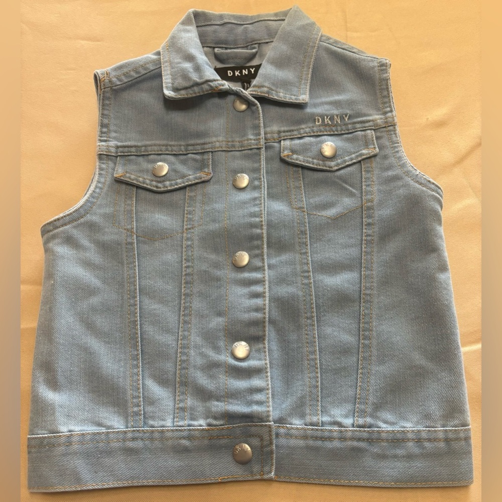 DKNY Girl Jean Vest Sz 5 Light Wash‎